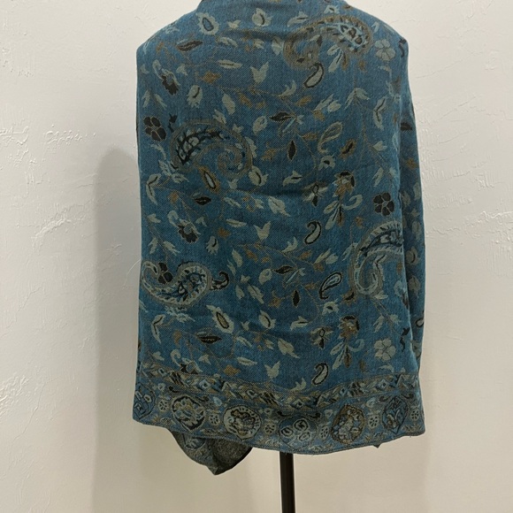 Blue and Gray Women’s Paisley Shawl Scarf with Fringe Blue Brown Green - Picture 5 of 8